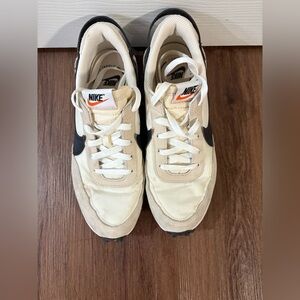 Nike Waffle Debut Retro Sneaker